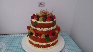 Bolo naked cake 2 andares 4 leites com frutas