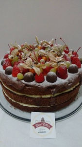 Bolo Naked Cake com frutas